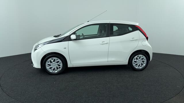Toyota AYGO 1.0 VVT-i x-play limited