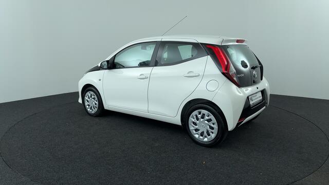 Toyota AYGO 1.0 VVT-i x-play limited