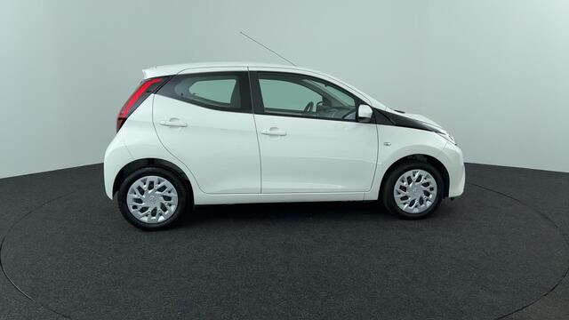 Toyota AYGO 1.0 VVT-i x-play limited