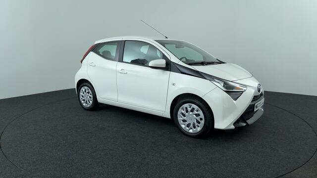 Toyota AYGO 1.0 VVT-i x-play limited