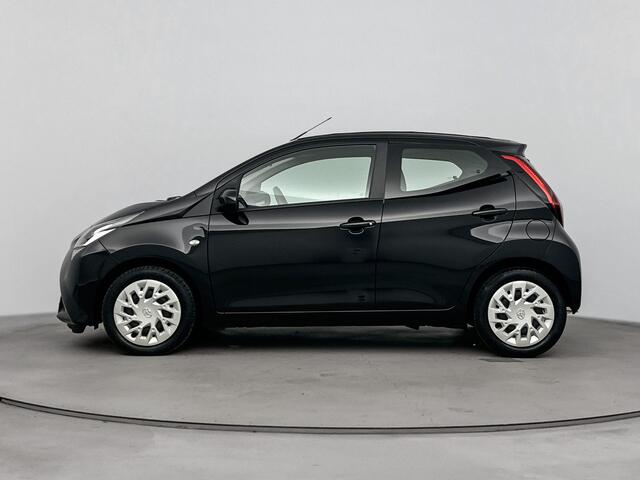 Toyota AYGO 1.0 VVT-i X-Play X-Shift Automaat | Carplay | Parkeercamera |