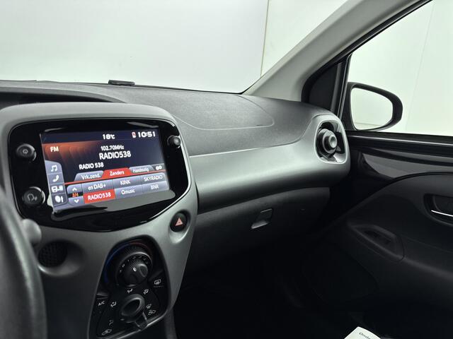 Toyota AYGO 1.0 VVT-i X-Play X-Shift Automaat | Carplay | Parkeercamera |