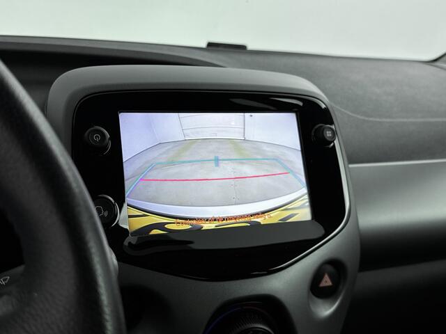 Toyota AYGO 1.0 VVT-i X-Play X-Shift Automaat | Carplay | Parkeercamera |