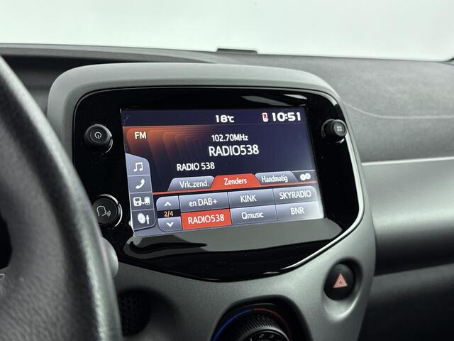 Toyota AYGO 1.0 VVT-i X-Play X-Shift Automaat | Carplay | Parkeercamera |