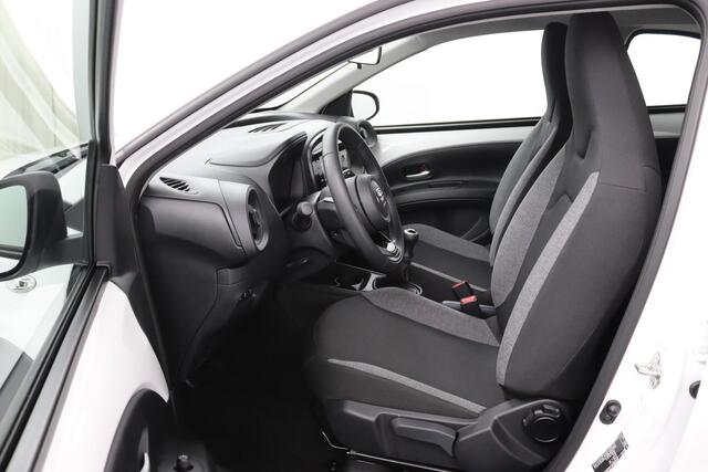 Toyota AYGO X 1.0 VVT-i MT Play | Eerste Eigenaar | Adaptieve Cruise Control | Achteruitrijcamera | Apple Carplay | Android Auto |