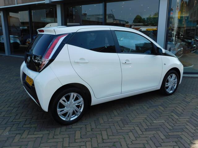 Toyota AYGO 1.0 VVT-i x-wave