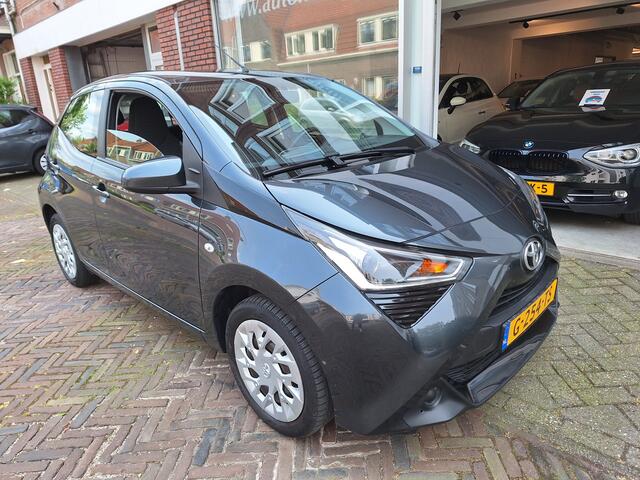 Toyota AYGO 1.0 VVT-i X-Play Limited 5Drs /Navi/Camera/Apple/Android/Airco/garantie