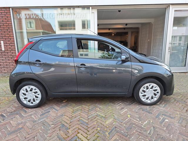 Toyota AYGO 1.0 VVT-i X-Play Limited 5Drs /Navi/Camera/Apple/Android/Airco/garantie