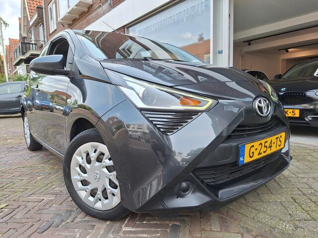 Toyota AYGO 1.0 VVT-i X-Play Limited 5Drs /Navi/Camera/Apple/Android/Airco/garantie