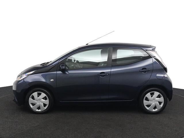 Toyota AYGO 1.0 VVT-i x-play | Parkeercamera | Airco | Bluetooth | 5-Deurs |