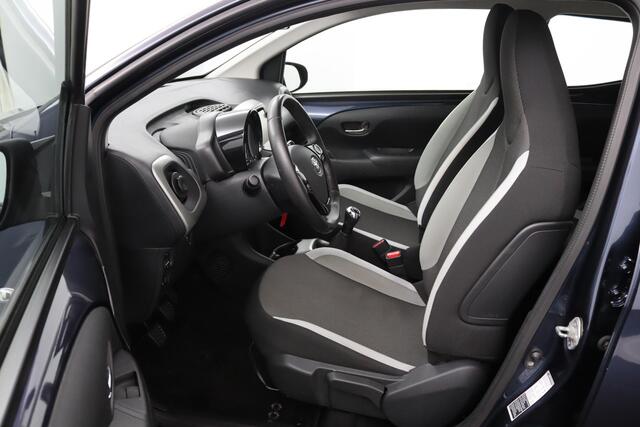 Toyota AYGO 1.0 VVT-i x-play | Parkeercamera | Airco | Bluetooth | 5-Deurs |