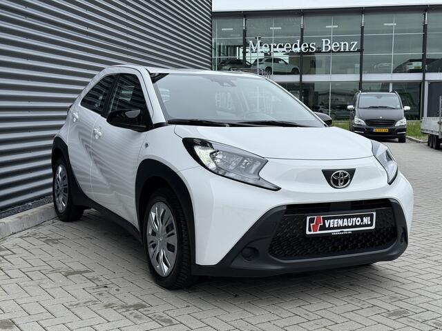 Toyota AYGO X 1.0 VVT-i MT Play Camera/Stoelwarm/Apple/Android 2e Pinksterdag open van 12uur tot 16uur