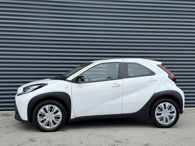 Toyota AYGO X 1.0 VVT-i MT Play Camera/Stoelwarm/Apple/Android 2e Pinksterdag open van 12uur tot 16uur