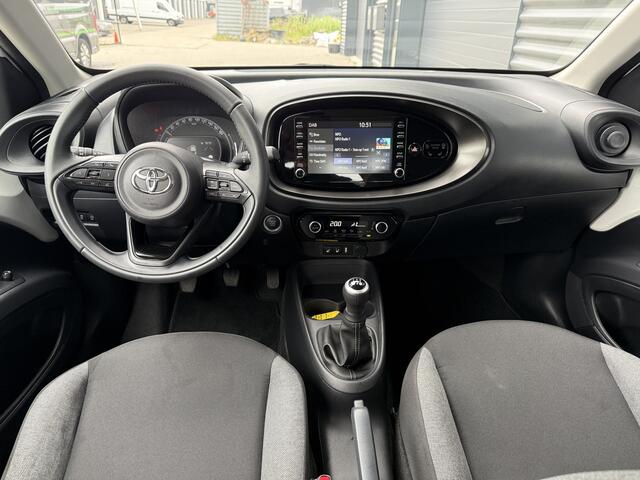 Toyota AYGO X 1.0 VVT-i MT Play Camera/Stoelwarm/Apple/Android 2e Pinksterdag open van 12uur tot 16uur