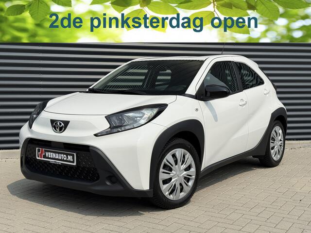 Toyota AYGO X 1.0 VVT-i MT Play Camera/Apple/Stoelwarm/Keyless 2e Pinksterdag open van 12uur tot 16uur