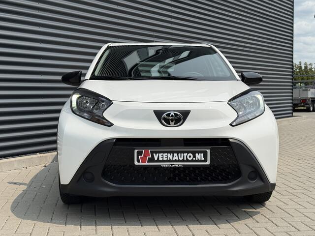 Toyota AYGO X 1.0 VVT-i MT Play Camera/Apple/Stoelwarm/Keyless 2e Pinksterdag open van 12uur tot 16uur