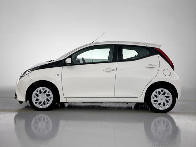 Toyota AYGO 1.0 VVT-i x-play | 1e Eigenaar | BTW'er | Camera | Apple Carplay / Android Auto |