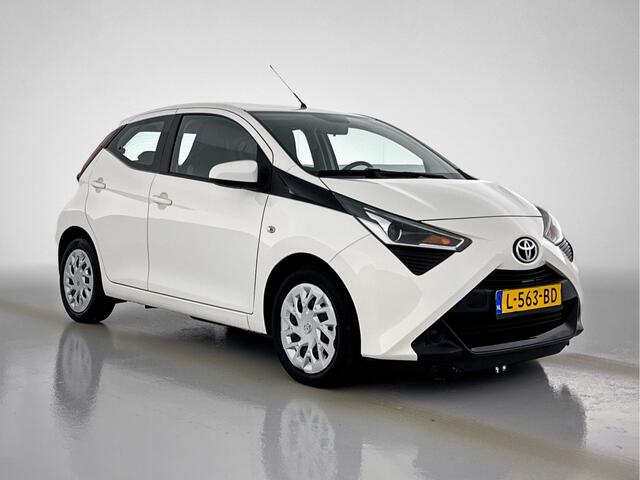 Toyota AYGO 1.0 VVT-i x-play | 1e Eigenaar | BTW'er | Camera | Apple Carplay / Android Auto |
