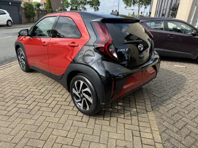 Toyota AYGO X 1.0 VVT-i S-CVT Play Bi-Color