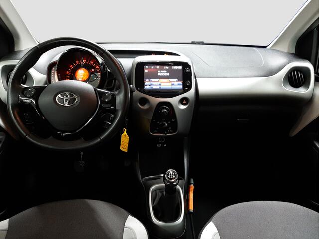 Toyota AYGO 1.0 VVT-i x-nav | Navigatie | Camera | Airco |