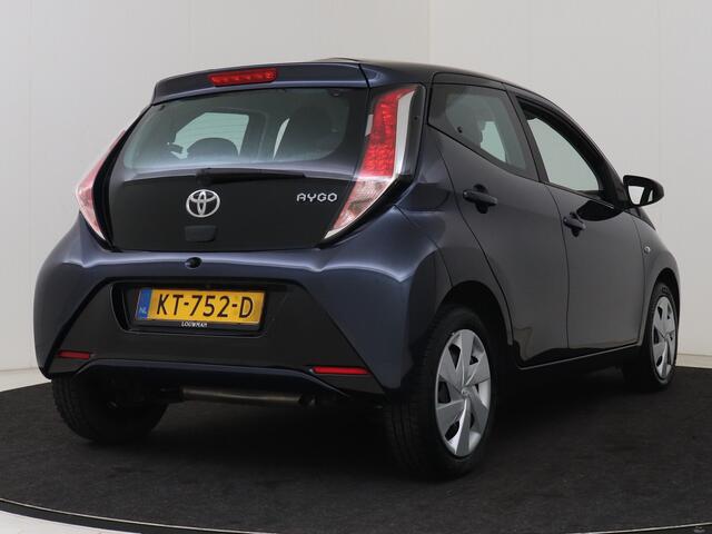 Toyota AYGO 1.0 VVT-i x-play Camera | Airconditioning