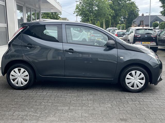 Toyota AYGO 1.0 VVT-i x-fun Airco all-season banden