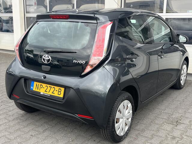 Toyota AYGO 1.0 VVT-i x-fun Airco all-season banden