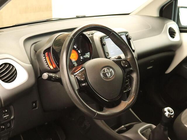 Toyota AYGO 1.0 VVT-i x-play - ORIGINEEL NEDERLANDSE AUTO - AIRCO - ACHTERUITRIJCAMERA - BLUETOOTH TELEFOONVOORBEREIDING - ELEKTRISCHE RAMEN VOORZIJDE - MULTIFUNCTIONEEL STUURWIEL - LEDEREN STUURWIEL
