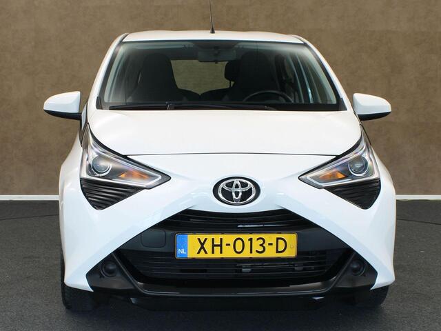 Toyota AYGO 1.0 VVT-i x-play - ORIGINEEL NEDERLANDSE AUTO - AIRCO - ACHTERUITRIJCAMERA - BLUETOOTH TELEFOONVOORBEREIDING - ELEKTRISCHE RAMEN VOORZIJDE - MULTIFUNCTIONEEL STUURWIEL - LEDEREN STUURWIEL