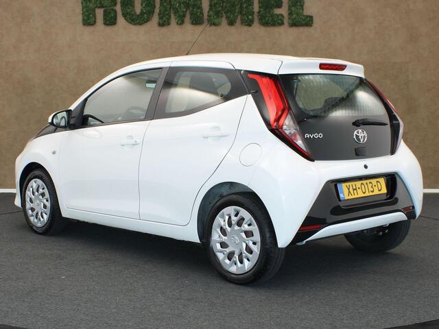 Toyota AYGO 1.0 VVT-i x-play - ORIGINEEL NEDERLANDSE AUTO - AIRCO - ACHTERUITRIJCAMERA - BLUETOOTH TELEFOONVOORBEREIDING - ELEKTRISCHE RAMEN VOORZIJDE - MULTIFUNCTIONEEL STUURWIEL - LEDEREN STUURWIEL