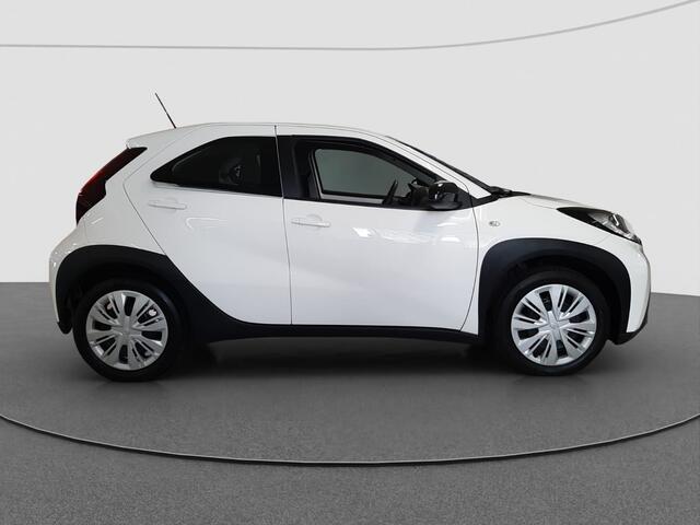 Toyota AYGO X 1.0 VVT-i S-CVT Play | Automaat | Apple Carplay | Android Auto | Auto staat op dak moet nagelopen worden MA 6-6