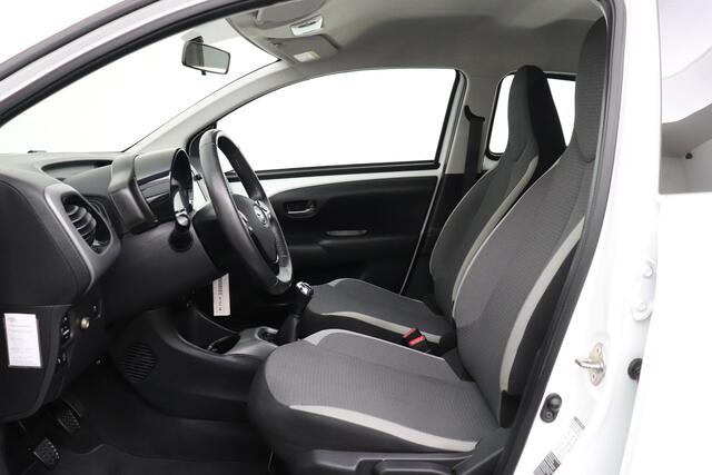Toyota AYGO 1.0 VVT-i X-play Camera Carplay LED