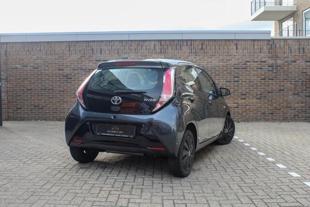 Toyota AYGO 1.0 VVT-i x-play Camera | Scherm | NAP | BT | LIM