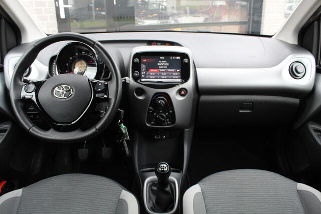 Toyota AYGO 1.0 VVT-i X-Play / Carplay / Camera / N.A.P.
