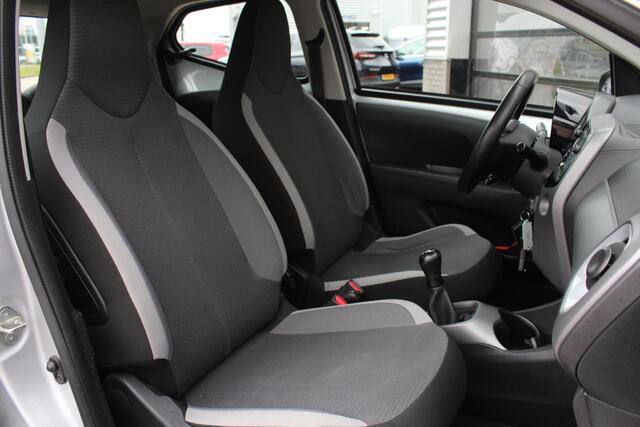 Toyota AYGO 1.0 VVT-i X-Play / Carplay / Camera / N.A.P.