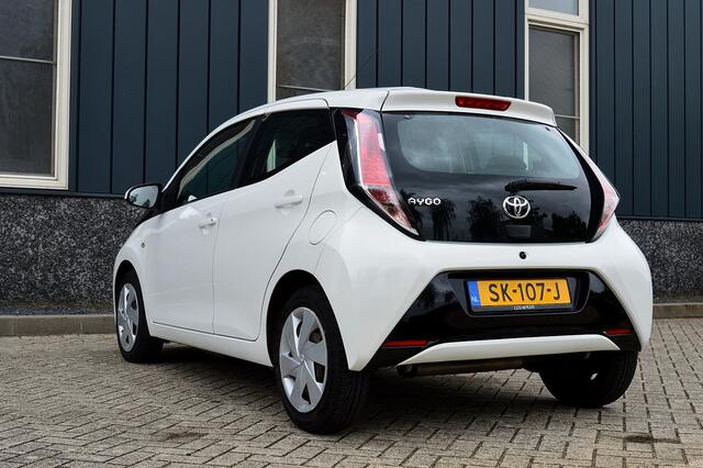 Toyota AYGO 1.0 VVT-i x-nav Rijklaarprijs-Garantie Navigatie Airco Cruise Control Camera