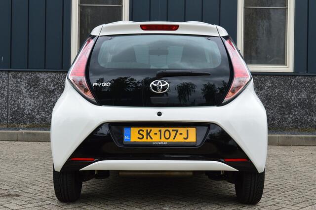Toyota AYGO 1.0 VVT-i x-nav Rijklaarprijs-Garantie Navigatie Airco Cruise Control Camera