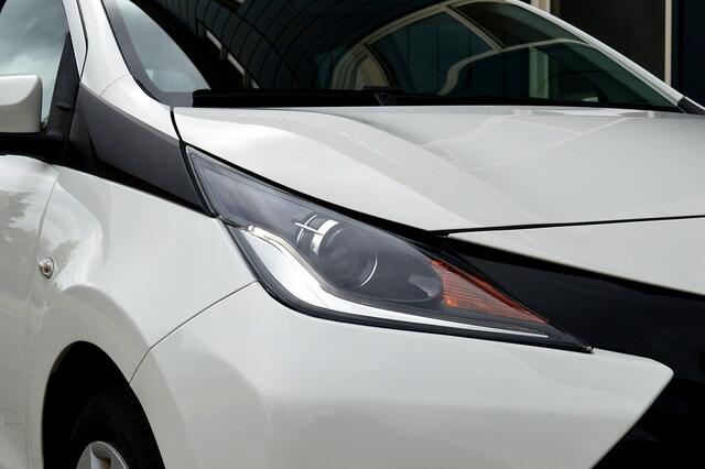 Toyota AYGO 1.0 VVT-i x-nav Rijklaarprijs-Garantie Navigatie Airco Cruise Control Camera
