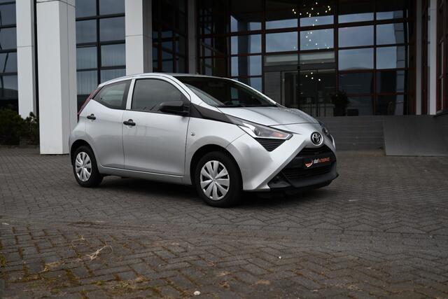 Toyota AYGO 1.0 VVTi X 5 deurs LED CarPlay â¬ 119 p.m.