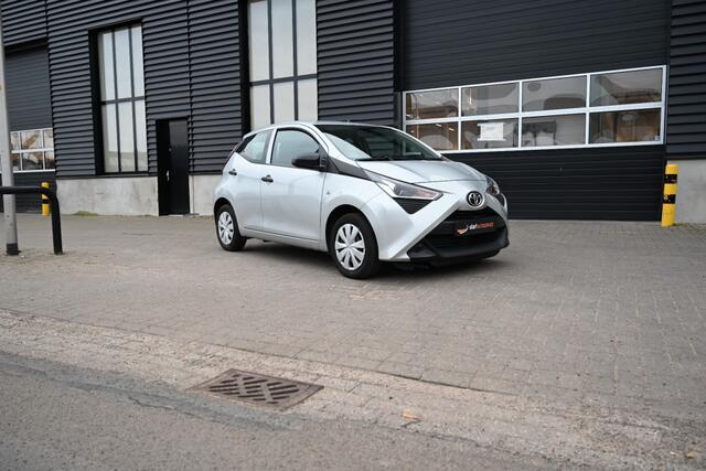 Toyota AYGO 1.0 VVTi X 5 deurs LED CarPlay â¬ 119 p.m.