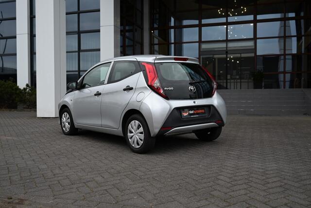 Toyota AYGO 1.0 VVTi X 5 deurs LED CarPlay â¬ 119 p.m.