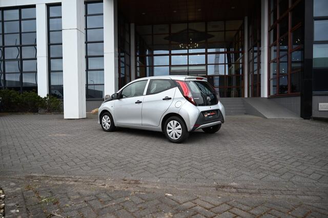 Toyota AYGO 1.0 VVTi X 5 deurs LED CarPlay â¬ 119 p.m.