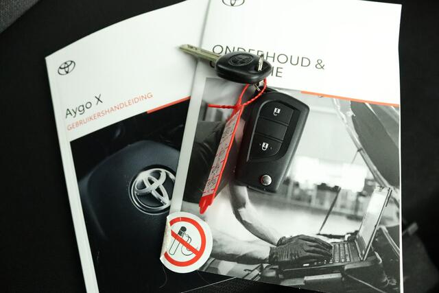 Toyota AYGO X 1.0 VVT-i MT Play