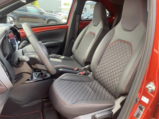 Toyota AYGO X 1.0 VVT-i MT Premium NL Auto JBL Dealer Onderhouden Keyless PDC Navi Stoelverwarming
