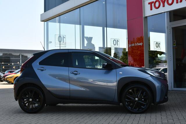 Toyota AYGO X 1.0 VVT-i S-CVT Premium Automaat 72pk | Keyless | JBL-audio | Cloud Navigatie | LED-koplampen | NL-auto |