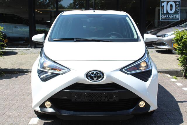 Toyota AYGO 1.0 VVT-i x-play | Rijklaar | Apple/Android | Camera | Airco | LMV | Allseason banden