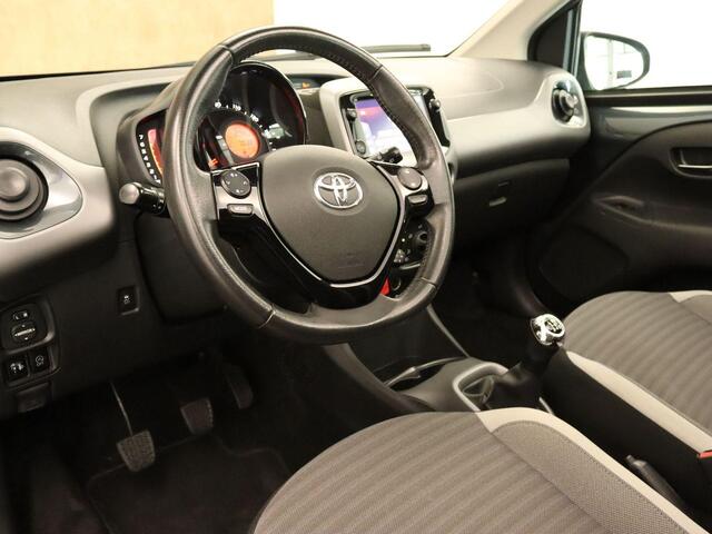 Toyota AYGO 1.0 VVT-i x-play limited - ORIGINEEL NEDERLANDSE AUTO - CARBIO - APPLE CARPLAY/ ANDROID AUTO - DAB RADIO - AIRCO - ACHTERUITRIJ CAMERA