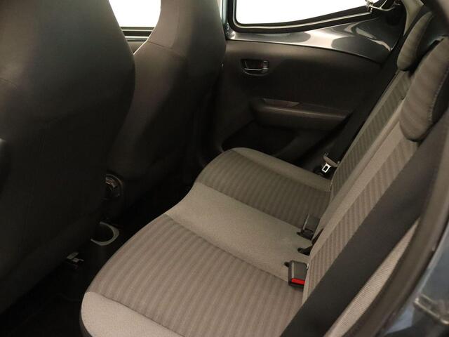 Toyota AYGO 1.0 VVT-i x-play limited - ORIGINEEL NEDERLANDSE AUTO - CARBIO - APPLE CARPLAY/ ANDROID AUTO - DAB RADIO - AIRCO - ACHTERUITRIJ CAMERA