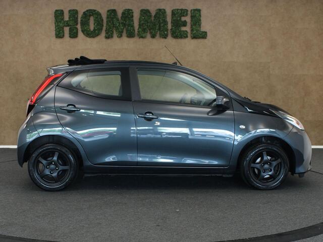 Toyota AYGO 1.0 VVT-i x-play limited - ORIGINEEL NEDERLANDSE AUTO - CARBIO - APPLE CARPLAY/ ANDROID AUTO - DAB RADIO - AIRCO - ACHTERUITRIJ CAMERA