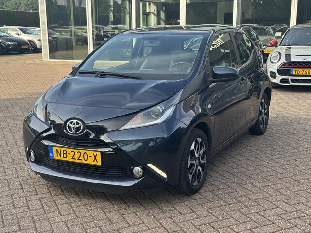 Toyota AYGO 1.0 VVT-i x-play / Camera / Bluetooth / Airco